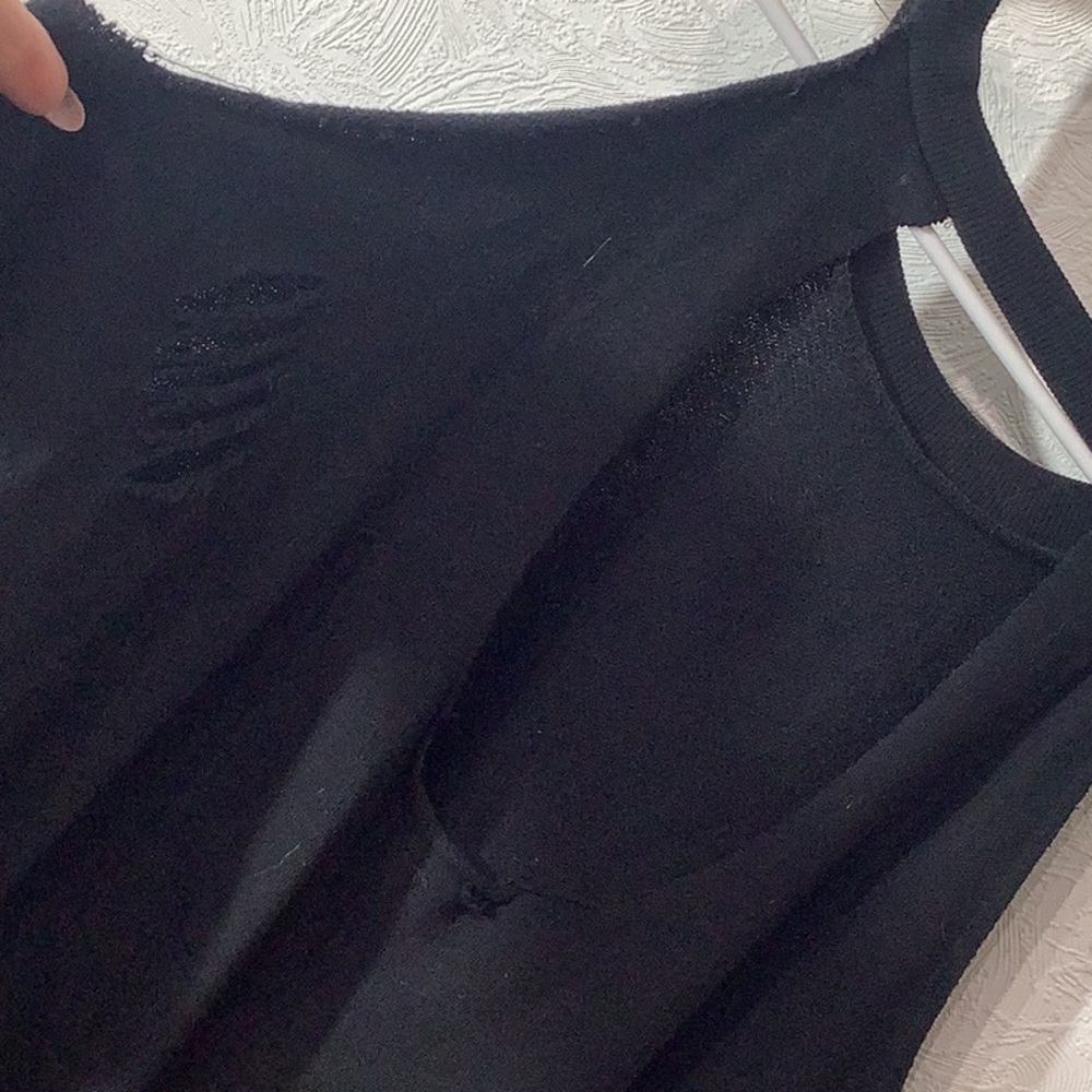 Derek Heart - Sz L - Super distressed - open back - Cold Shoulder Sweatshirt - Picture 4 of 5